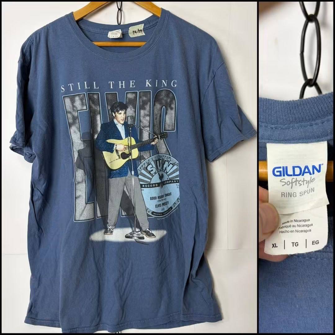 เสื้อยืดมือสอง Graphic Portrait / Navy