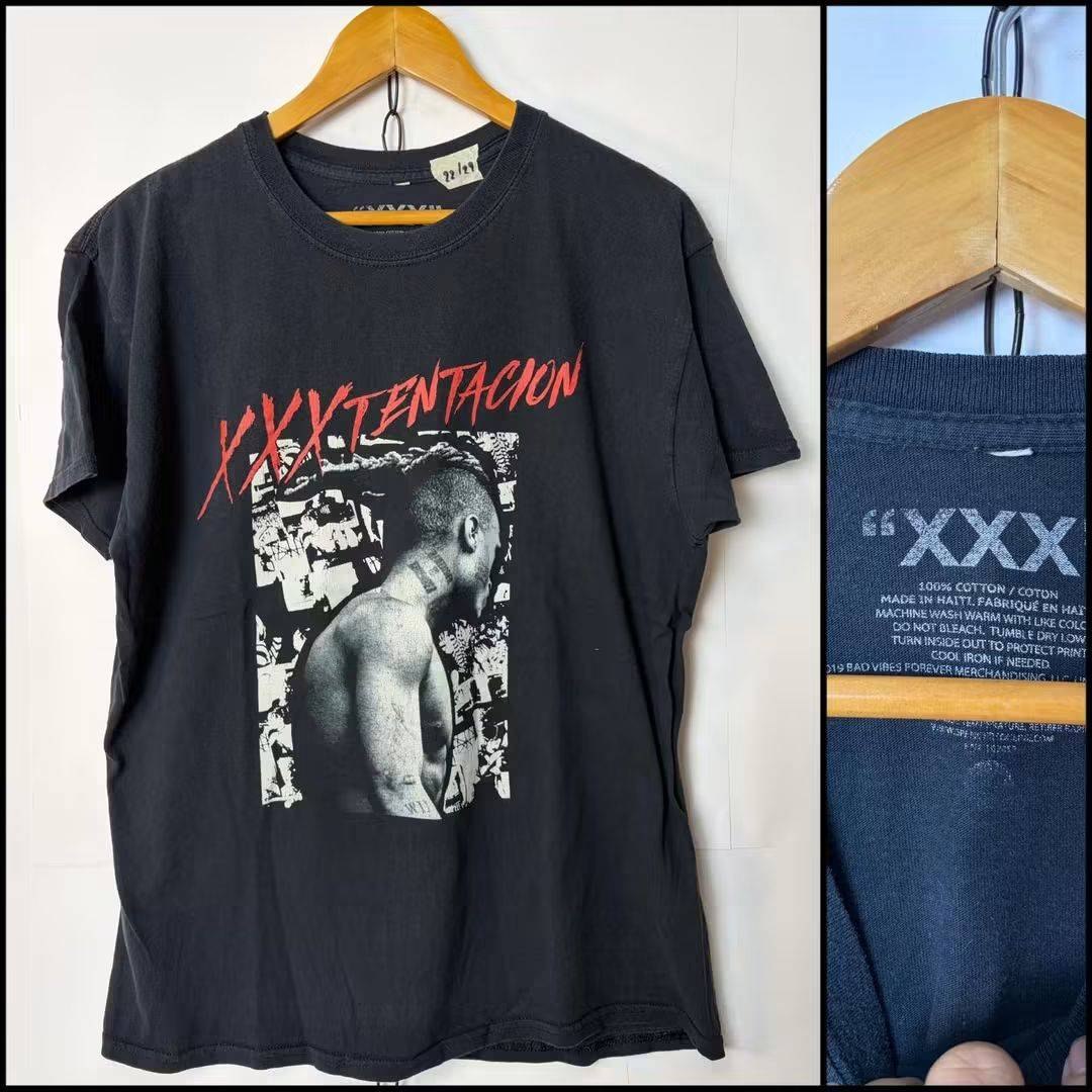 เสื้อยืดมือสอง Portrait Graphic / Washed Black