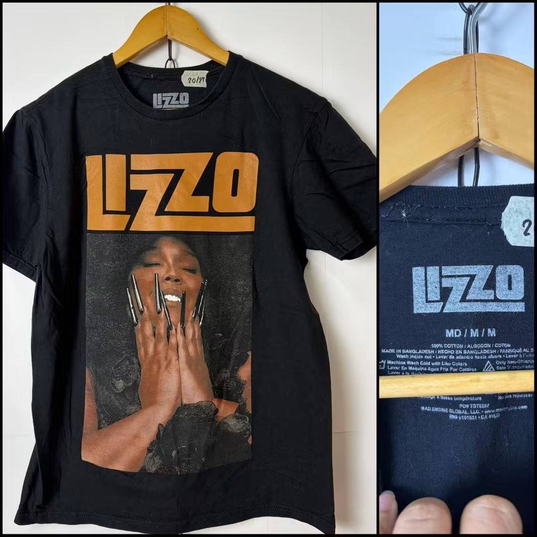 เสื้อยืดมือสอง Lizzo / Black